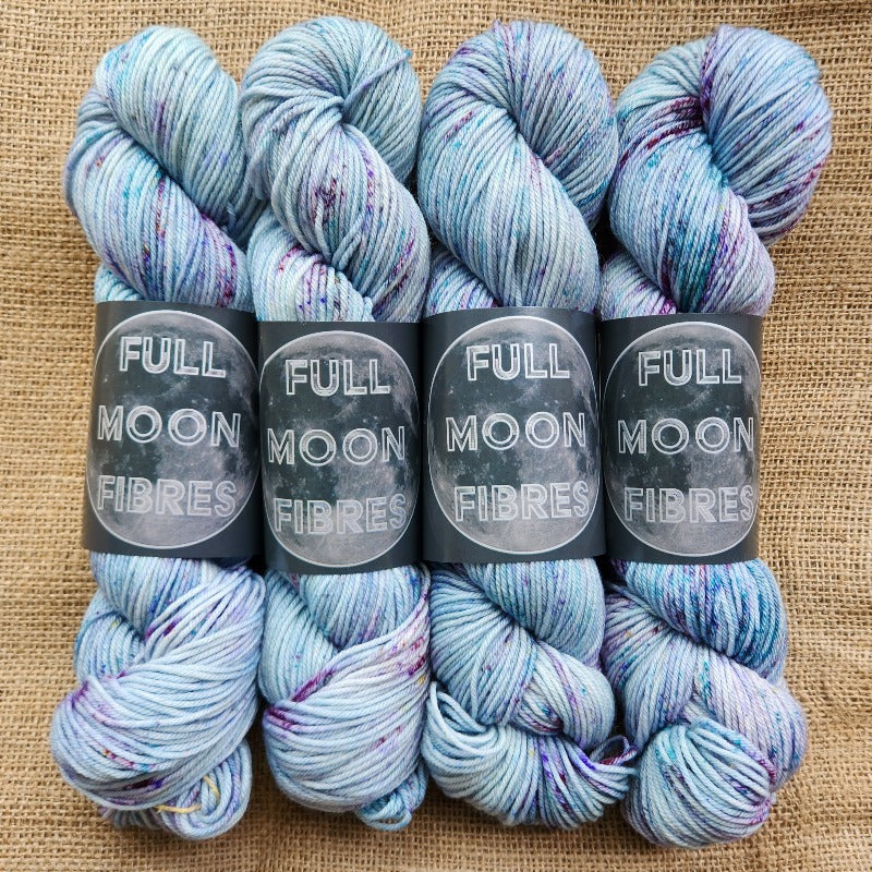 Full Moon Fibres Wormhole Worsted - Frozen Trails – True North Yarn Co.